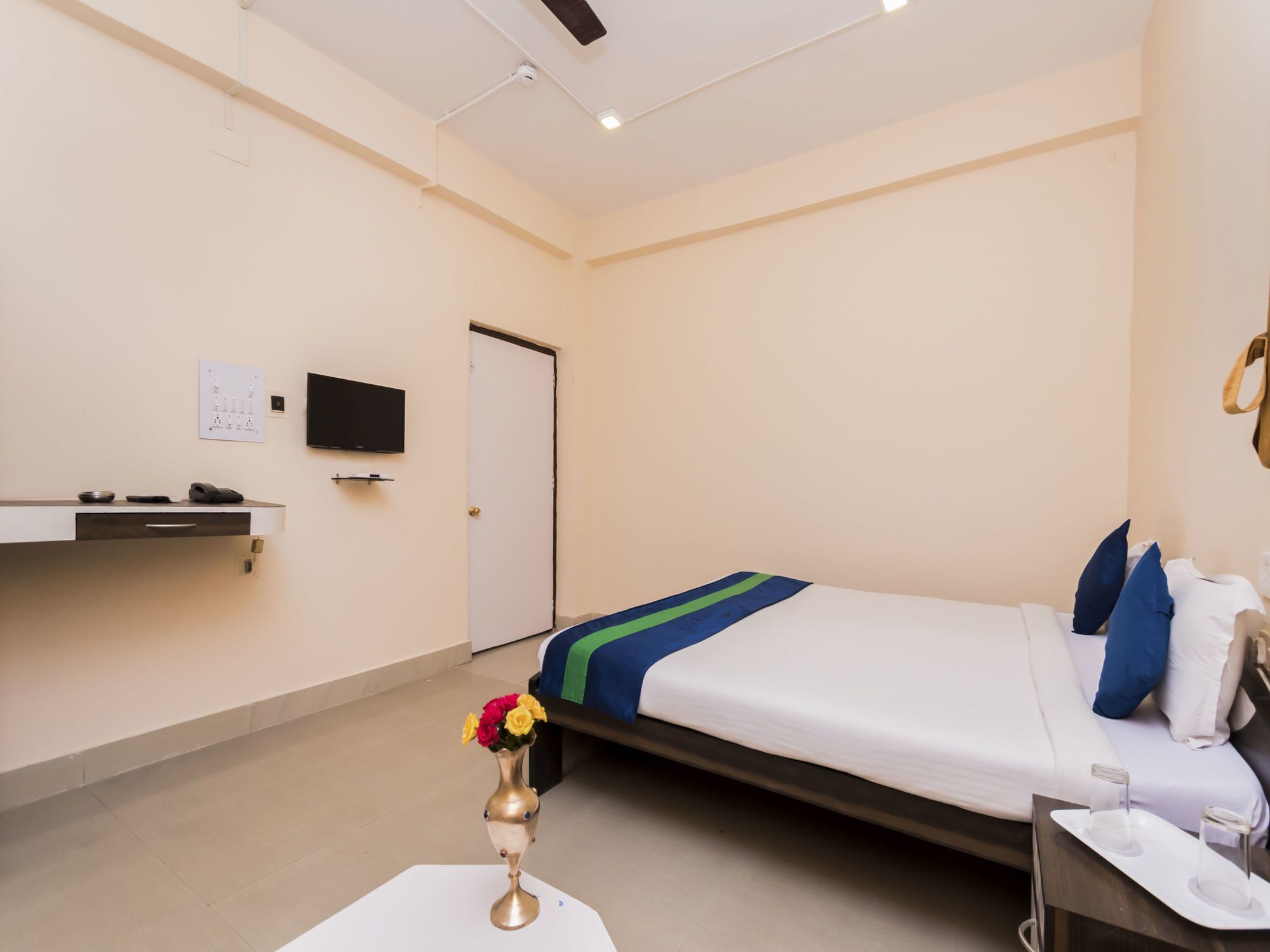 Oyo 8998 Hotel Aayash Liluāh Eksteriør billede