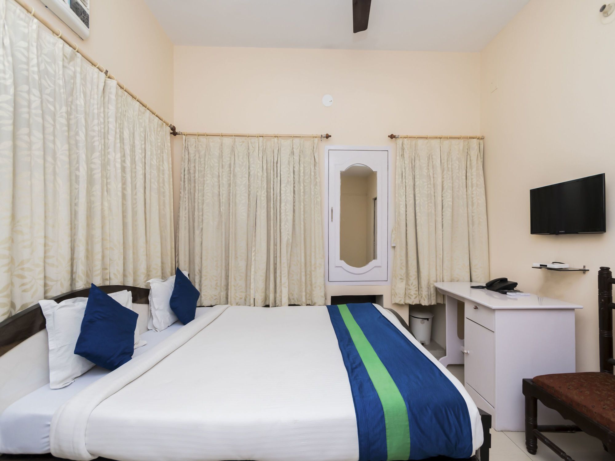 Oyo 8998 Hotel Aayash Liluāh Eksteriør billede